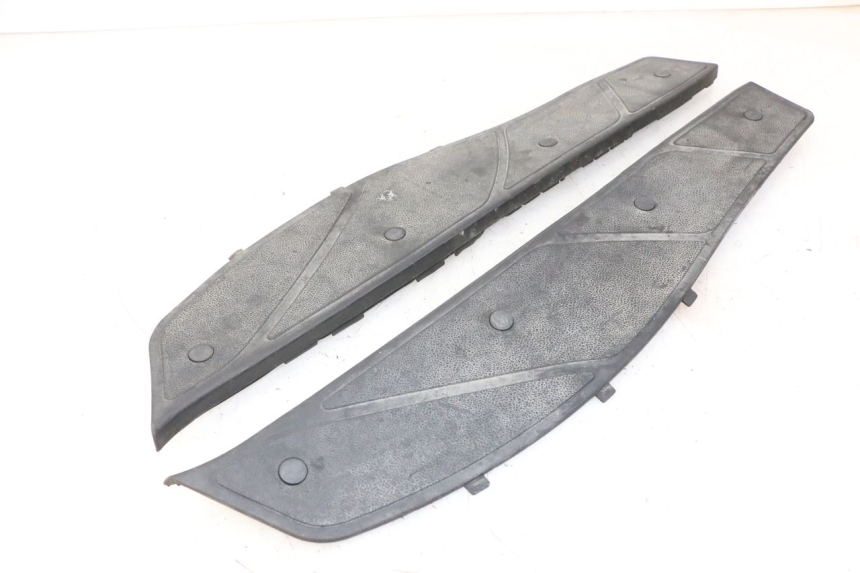 photo de TAPIS MARCHE PIED PIAGGIO X9 EVOLUTION 125 (2003 - 2007) - Vue principale