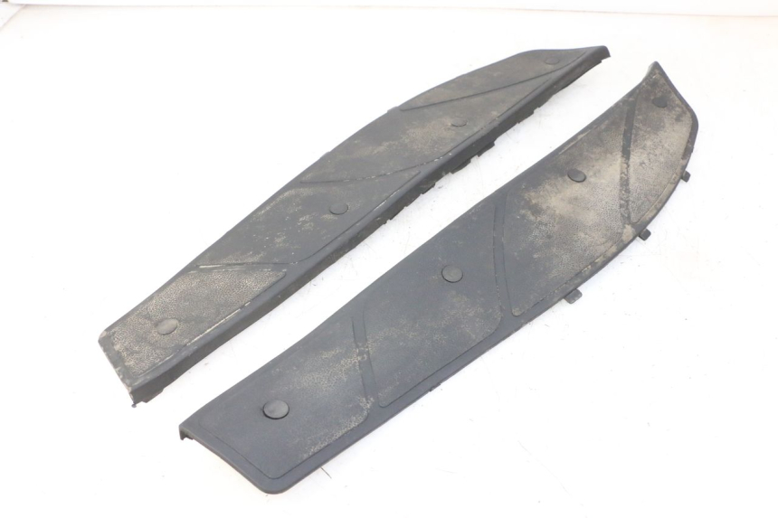 photo de TAPIS MARCHE PIED PIAGGIO X9 EVOLUTION 125 (2003 - 2007) - Vue principale