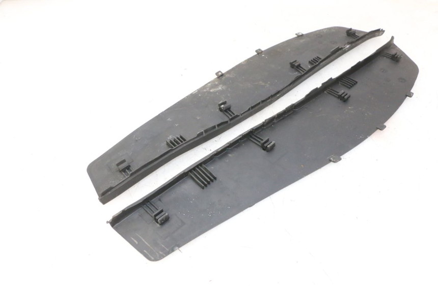 photo de TAPIS MARCHE PIED PIAGGIO X9 EVOLUTION 125 (2003 - 2007) - Autre angle de vue