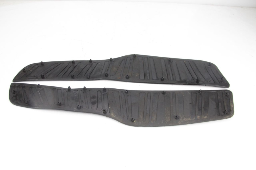 photo de TAPIS MARCHE PIED PIAGGIO XEVO - X EVO 125 (2007 - 2017) - Détail de la pièce