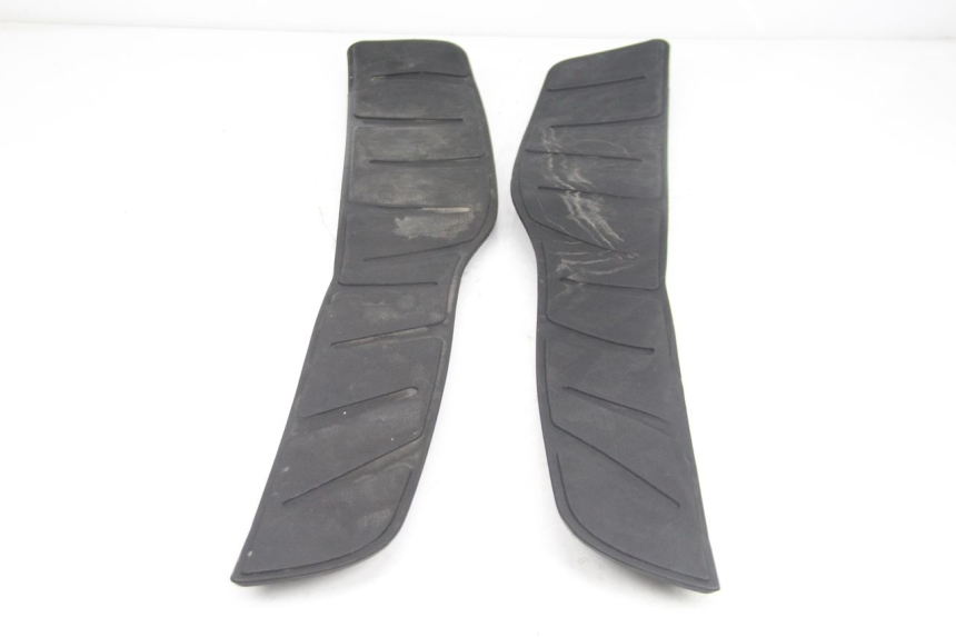 photo de TAPIS MARCHE PIED PIAGGIO XEVO - X EVO 125 (2007 - 2017) - Zoom état d’usage