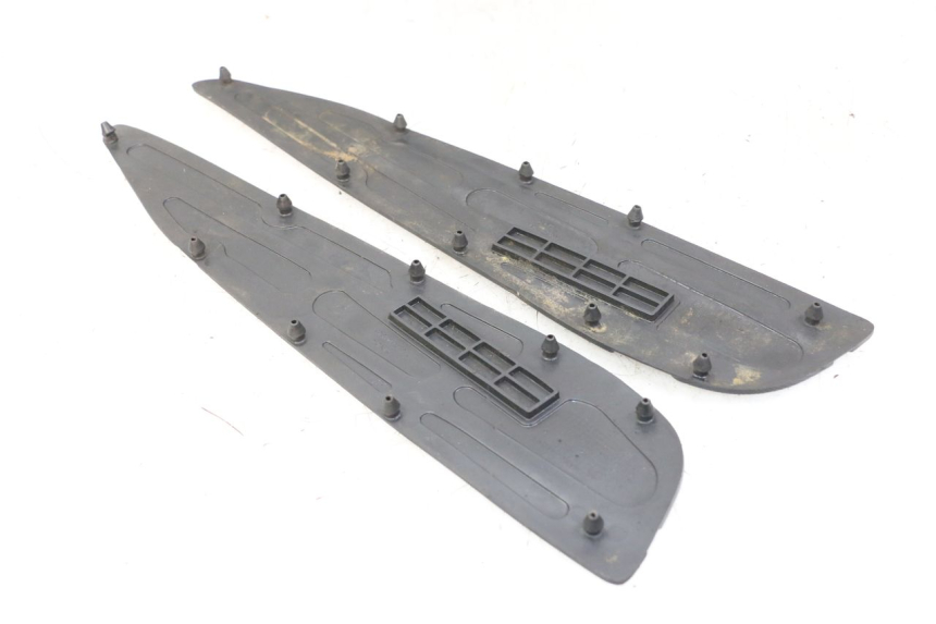 photo de TAPIS MARCHE PIED YAMAHA X-MAX XMAX ABS 250 (2010 - 2014) - Détail de la pièce