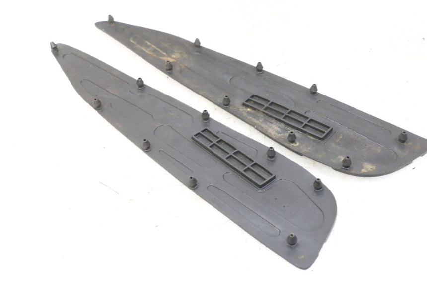 photo de TAPIS MARCHE PIED YAMAHA X-MAX XMAX ABS 250 (2010 - 2014) - Zoom état d’usage