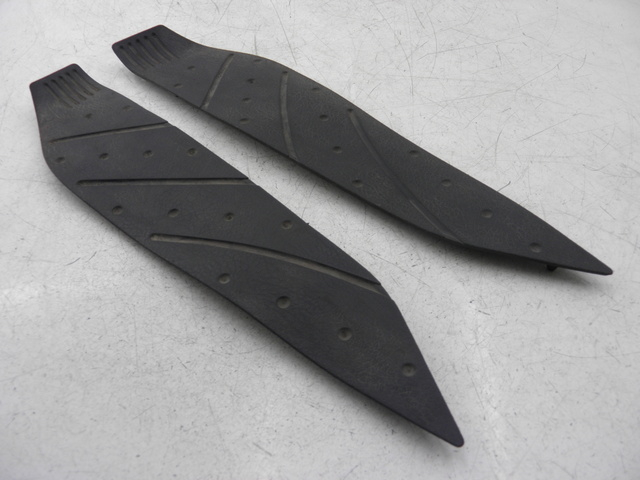 photo de TAPIS MARCHE PIED YAMAHA XMAX X-MAX 125 (2006 - 2009) - Vue principale