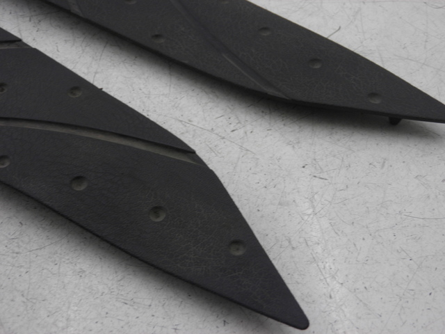 photo de TAPIS MARCHE PIED YAMAHA XMAX X-MAX 125 (2006 - 2009) - Zoom état d’usage