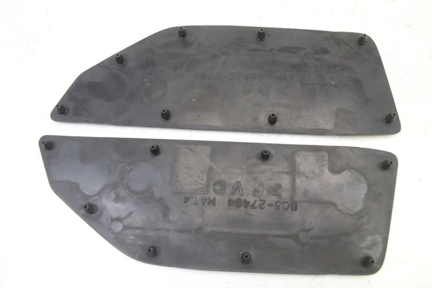 photo de TAPIS MARCHE PIED YAMAHA YP T-MAX TMAX 530 (2017 - 2020) - Gros plan technique