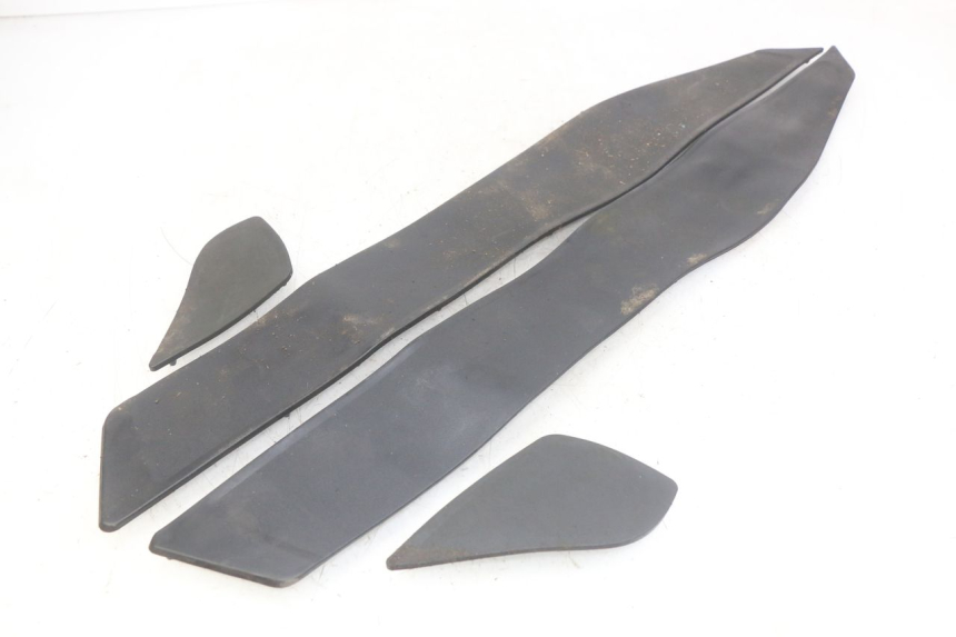 photo de TAPIS MARCHE PIED YAMAHA YP MAJESTY 400 (2004 - 2008) - Vue principale