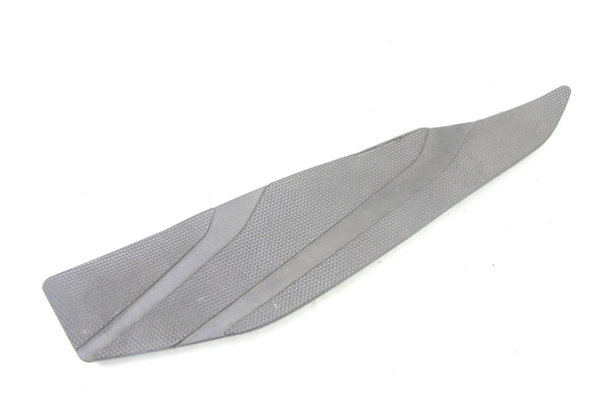 photo de TAPIS MARCHE PIED YAMAHA YP X-MAX XMAX 400 (2014 - 2017) - Vue principale