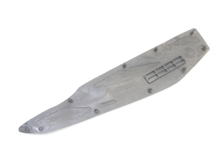 photo de TAPIS MARCHE PIED YAMAHA YP X-MAX XMAX 400 (2014 - 2017) - Zoom état d’usage