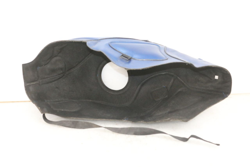 photo de TAPIS DE RESERVOIR YAMAHA TDM ABS 900 (2002 - 2014) - Gros plan technique