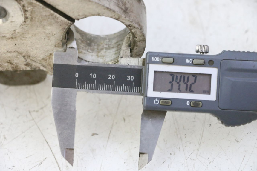 photo de TE FOURCHE HYOSUNG GV AQUILA 125 (2000 - 2009) - Autre angle de vue