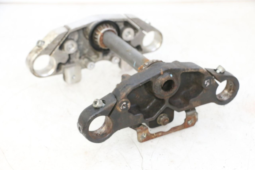 photo de TE FOURCHE HYOSUNG GV AQUILA 125 (2000 - 2009) - Marquages et références