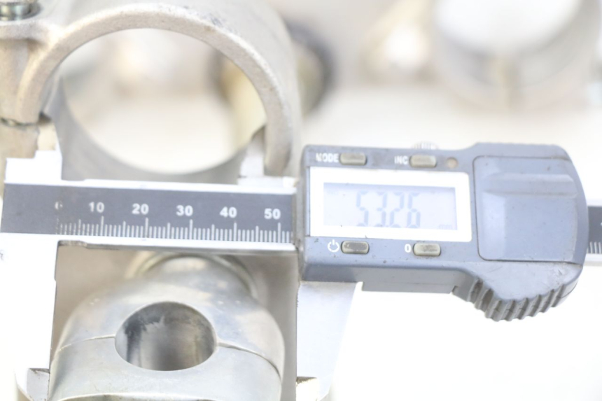 photo de TE FOURCHE HONDA CRF CR-F 450 (2009 - 2012) - Autre angle de vue