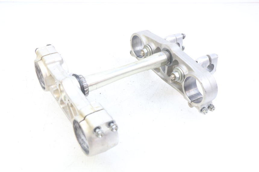 photo de TE FOURCHE HONDA CRF CR-F 450 (2009 - 2012) - Points de fixation