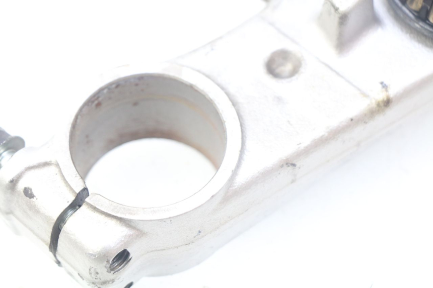 photo de TE FOURCHE INFERIEUR SUZUKI GSF S BANDIT 600 (2000 - 2004) - Autre angle de vue