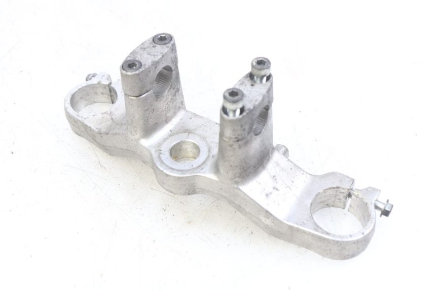 photo de Té FOURCHE SUPÉRIEUR SUZUKI BURGMAN 650 (2002 - 2004) - Gros plan technique