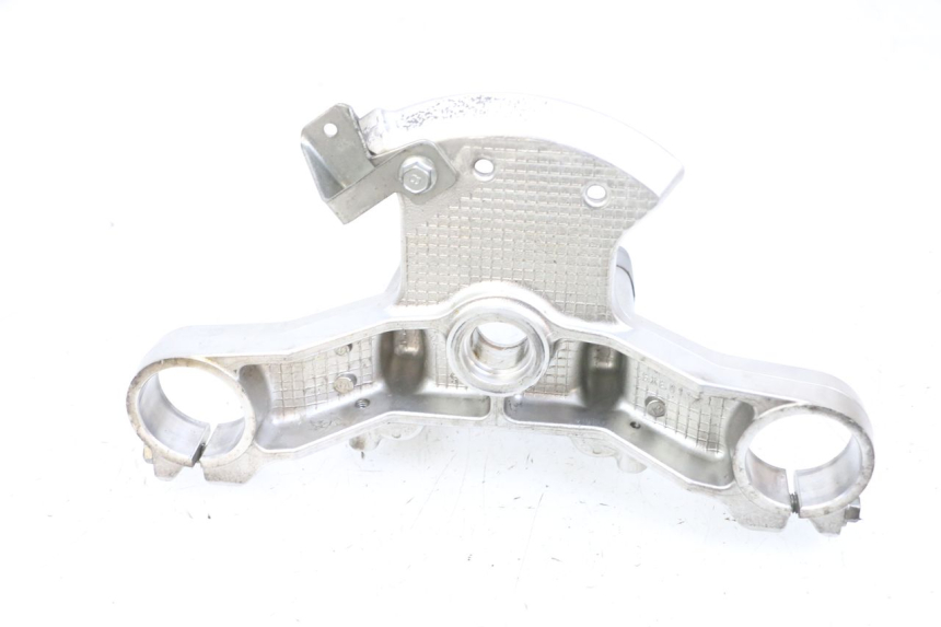 photo de TE FOURCHE SUPERIEUR SUZUKI BURGMAN 650 (2013 - 2020) - Gros plan technique