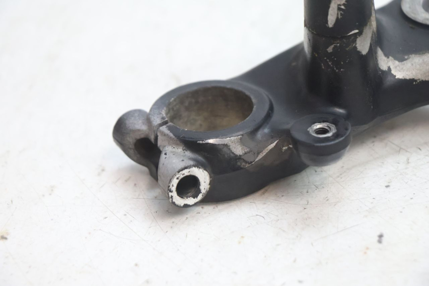 photo de TE FOURCHE SUPERIEUR HONDA CB TWO FIFTY 250 (1991 - 2002) - Gros plan technique