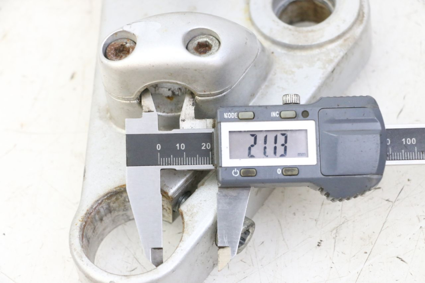 photo de TE FOURCHE SUPERIEUR APRILIA CLASSIC 125 (1995 - 2001) - Détail de la pièce