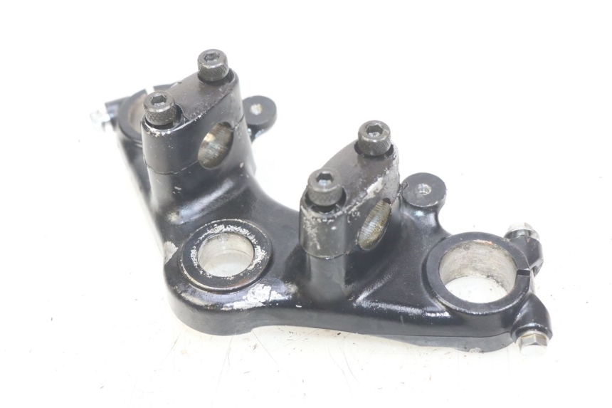 photo de Té FOURCHE SUPERIEUR HONDA CM 125 (1983 - 2003) - Gros plan technique