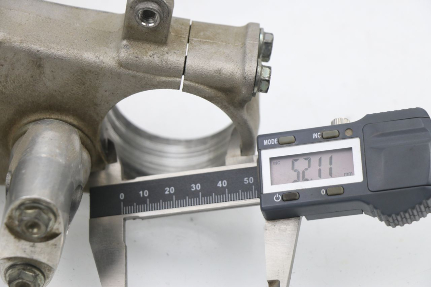 photo de TE FOURCHE SUPERIEUR HONDA CRF CR-F 450 (2009 - 2012) - Autre angle de vue