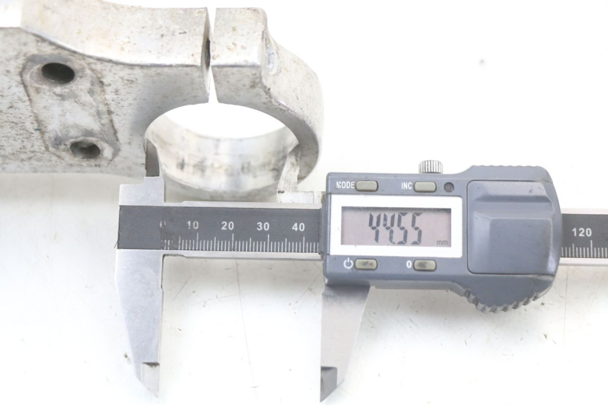 photo de Té FOURCHE SUPERIEUR LONCIN DIRT BIKE 125 - Gros plan technique