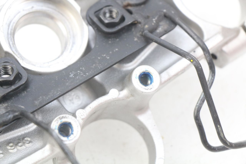 photo de TE FOURCHE SUPERIEUR YAMAHA FJR ABS 1300 (2016 - 2020) - Gros plan technique