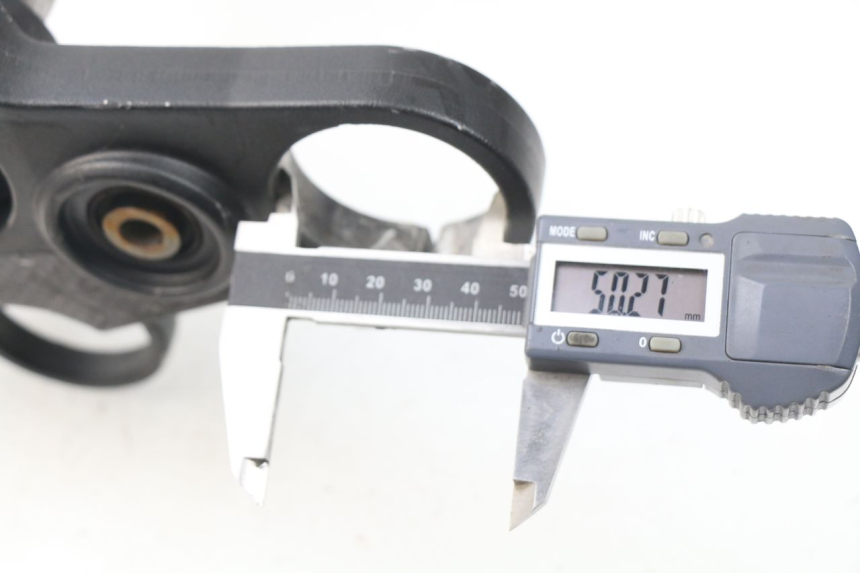 photo de TE FOURCHE SUPERIEUR YAMAHA FZ8 800 (2010 - 2016) - Autre angle de vue