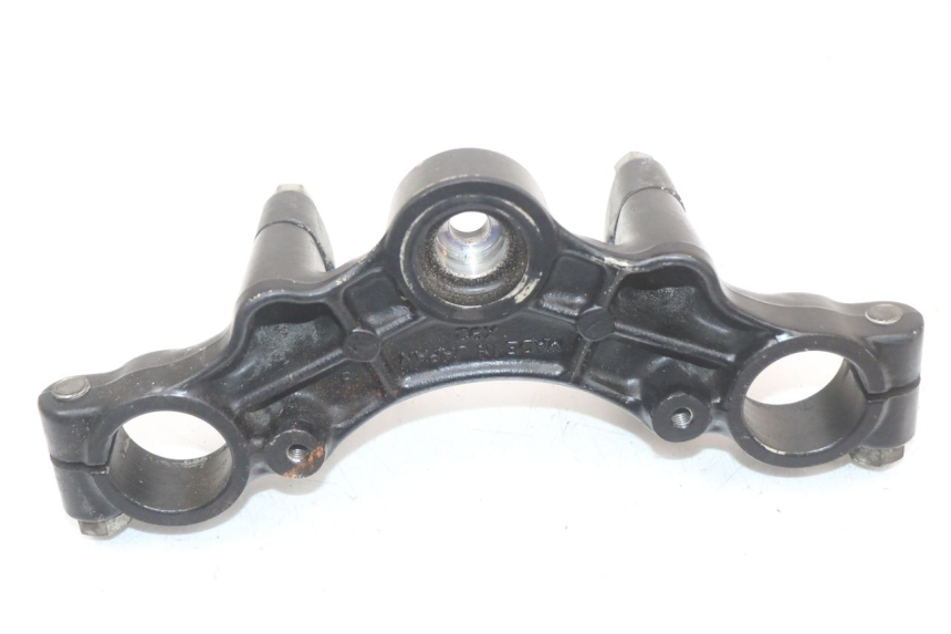 photo de TE FOURCHE SUPERIEUR SUZUKI GN 125 (1997 - 2000) - Gros plan technique