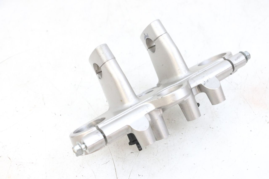 photo de TE FOURCHE SUPERIEUR SUZUKI GSF N BANDIT 600 (1996 - 1999) - Vue d’ensemble