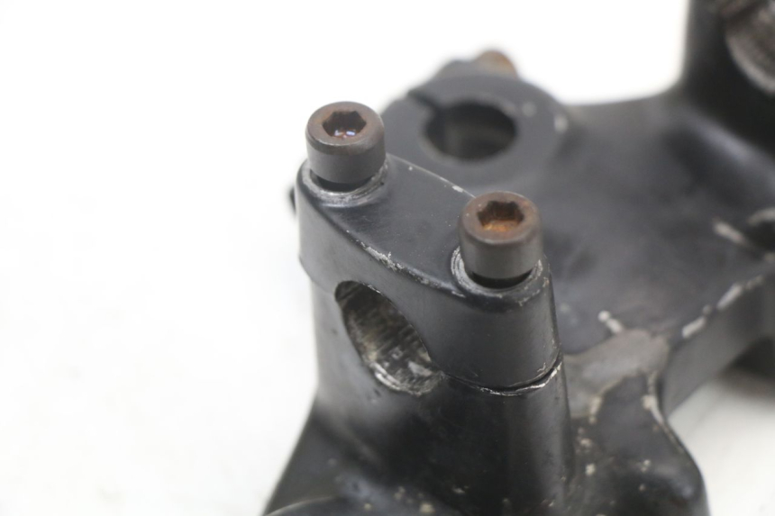 photo de TE FOURCHE SUPERIEUR SUZUKI GSX E 250 (1982 - 1983) - Gros plan technique