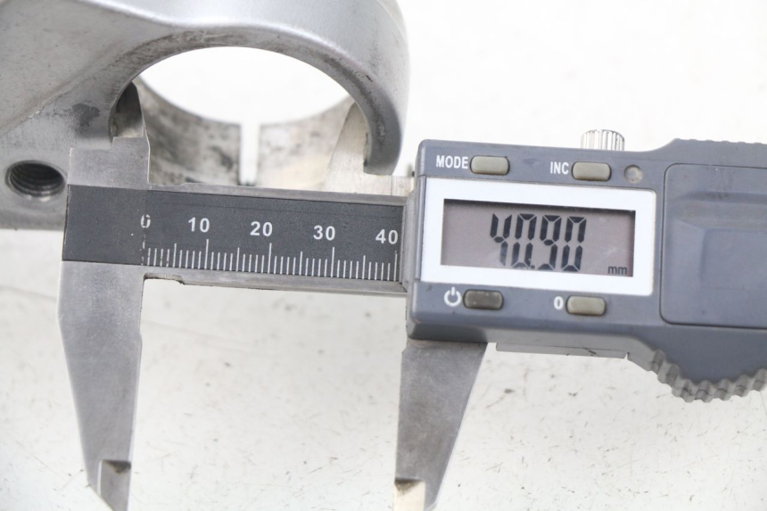 photo de TE FOURCHE SUPERIEUR SUZUKI GSX-F GSXF 600 (1998 - 2004) - Détail de la pièce