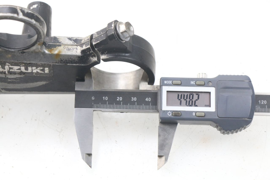 photo de TE FOURCHE SUPERIEUR SUZUKI GSX-R GSXR 600 (2001 - 2003) - Détail de la pièce