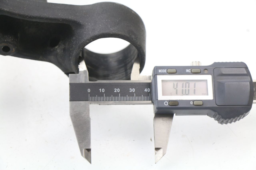 photo de TE FOURCHE SUPERIEUR SUZUKI GSXF GSX F 600 (1988 - 1997) - Autre angle de vue