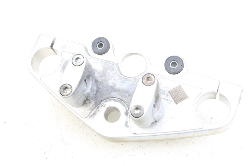 photo de TE FOURCHE SUPERIEUR SUZUKI GZ MARAUDER 125 (1998 - 2004) - Vue principale