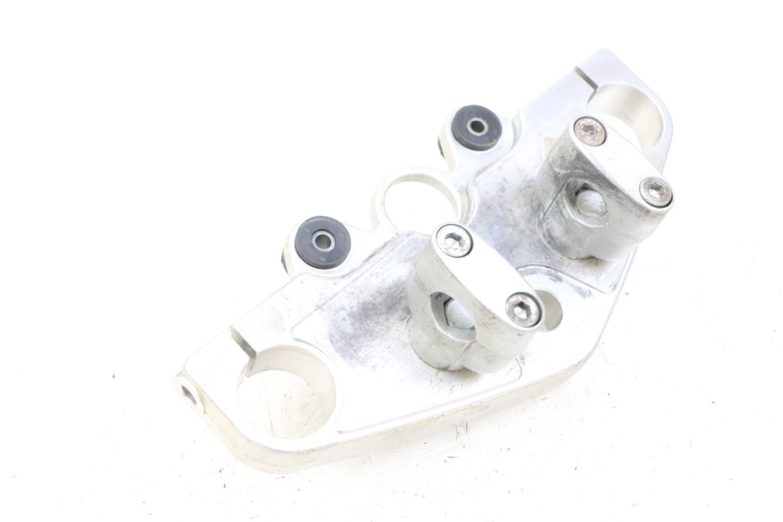 photo de TE FOURCHE SUPERIEUR SUZUKI GZ MARAUDER 125 (1998 - 2004) - Vue d’ensemble