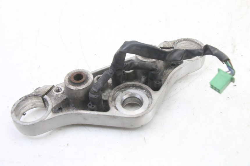 photo de TE FOURCHE SUPERIEUR HONDA VT C2 SHADOW 750 (1997 - 2001) - Points de fixation