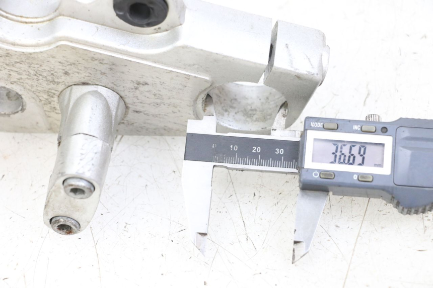 photo de TE FOURCHE SUPERIEUR JINLUN JL HIGHLANDER 125 (2007 - 2015) - Détail de la pièce