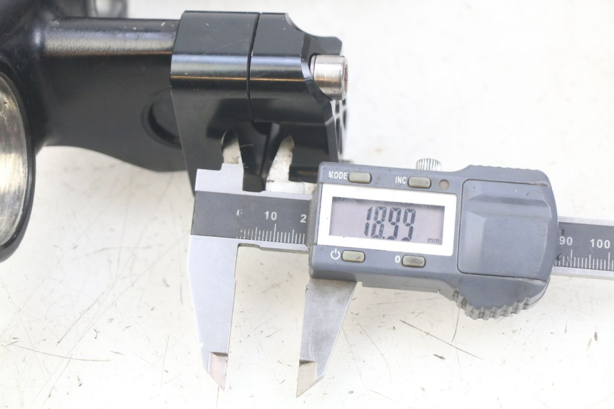 photo de Té FOURCHE SUPERIEUR KAWASAKI KX 85 (2001 - 2013) - Zoom état d’usage