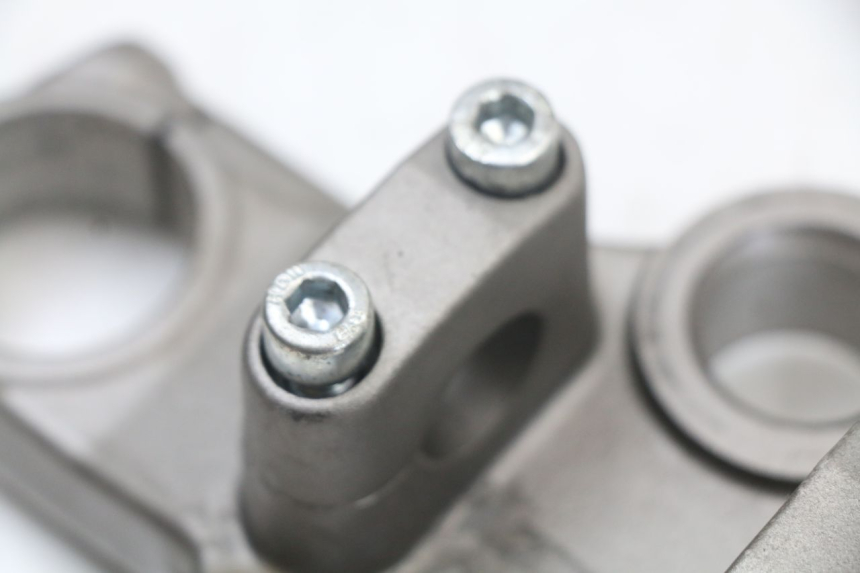 photo de TE FOURCHE SUPERIEUR RIEJU MRT 50 (2018 - 2021) - Autre angle de vue