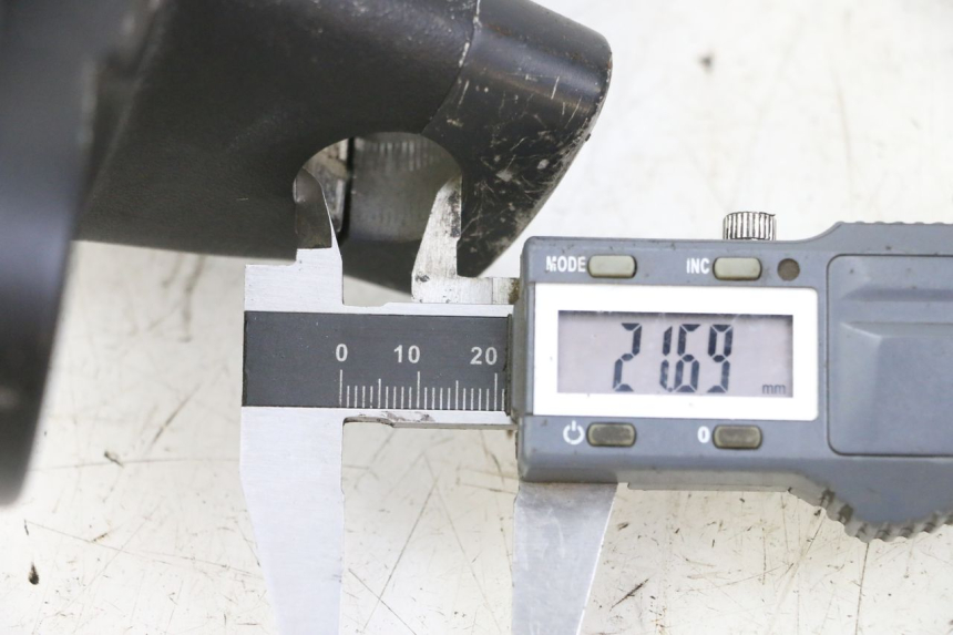 photo de TE FOURCHE SUPERIEUR HONDA NTV DEAUVILLE 650 (2001 - 2006) - Zoom état d’usage