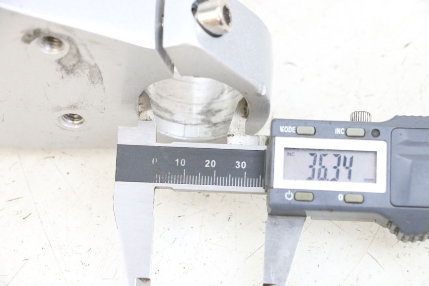 photo de TE FOURCHE SUPERIEUR ASTOR ORCAL 125 (2015 - 2017) - Détail de la pièce