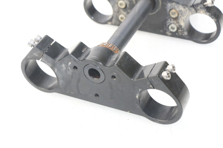 photo de TE FOURCHE SUPERIEUR YCF R-START 125 - Gros plan technique