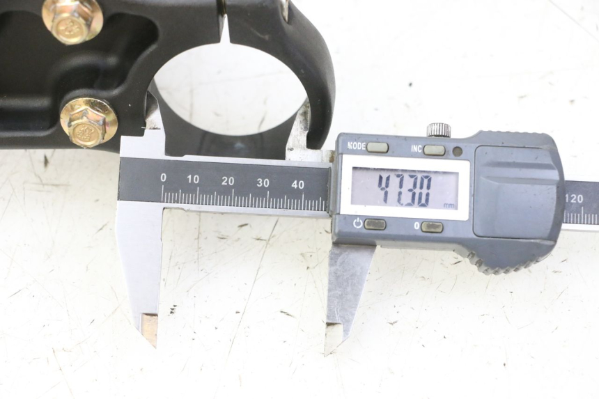 photo de TE FOURCHE SUPERIEUR APOLLO RFZ 150 - Détail de la pièce