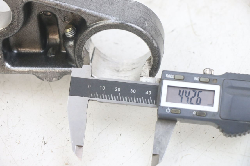 photo de Té FOURCHE SUPERIEUR GILERA RK 50 (1996 - 1999) - Autre angle de vue