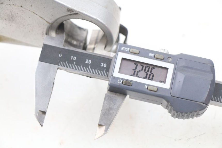 photo de TE FOURCHE SUPERIEUR SUZUKI RV VAN VAN 125 (2003 - 2008) - Zoom état d’usage