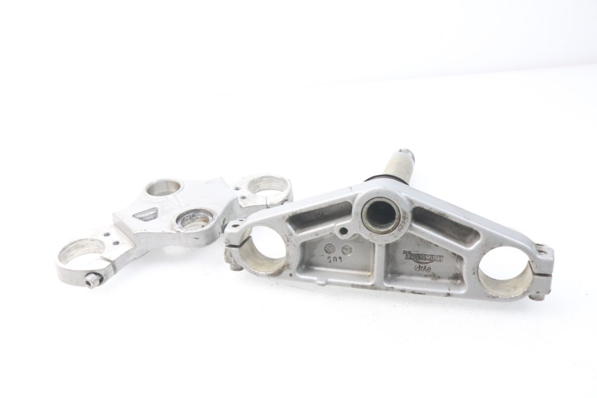photo de TE FOURCHE SUPERIEUR TRIUMPH SPRINT ST ABS 1050 (2005 - 2007) - Points de fixation