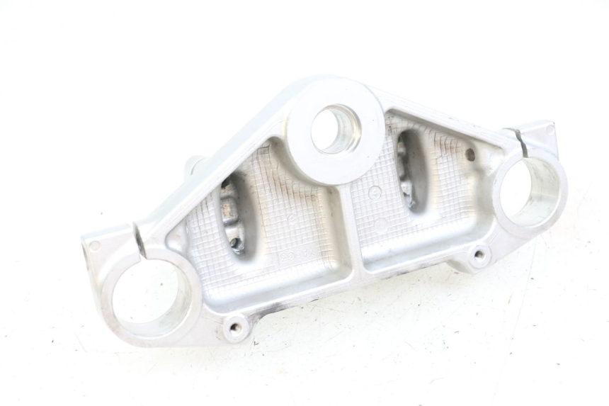 photo de TE FOURCHE SUPERIEUR SUZUKI VL INTRUDER 125 (2004 - 2007) - Autre angle de vue