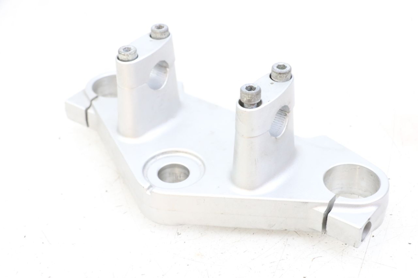 photo de TE FOURCHE SUPERIEUR SUZUKI VL INTRUDER 125 (2004 - 2007) - Gros plan technique