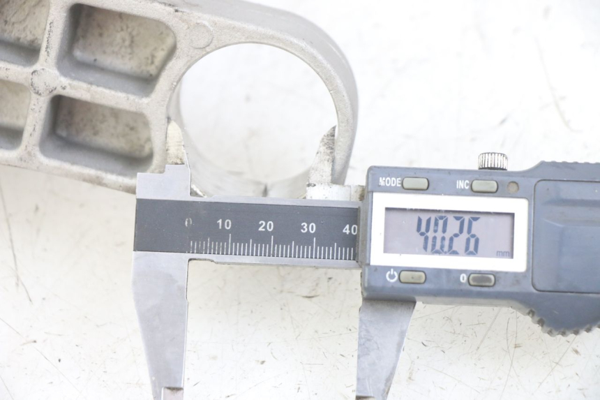 photo de TE FOURCHE SUPERIEUR KYMCO X-CITING XCITING 400 (2014 - 2018) - Zoom état d’usage